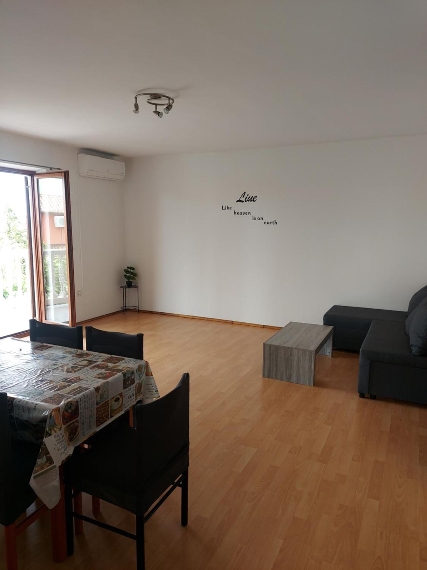 Apartments Vilanija * Vilanija
