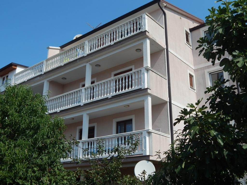 Apartments Vilanija Vilanija